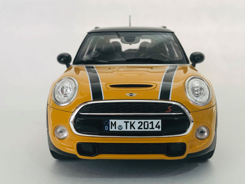 Illustration for article titled Norev 1/18 2014 Mini Cooper S (F56)